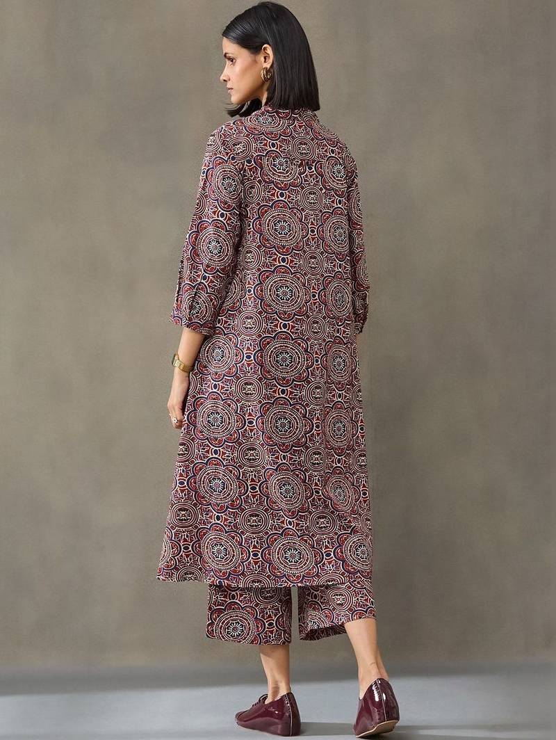 contemporary women floral printed regular cotton kurta with trousers