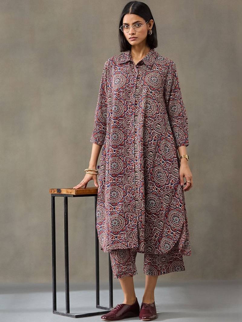 contemporary women floral printed regular cotton kurta with trousers