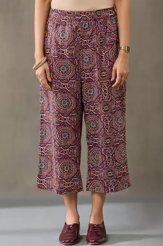 contemporary women floral printed regular cotton kurta with trousers