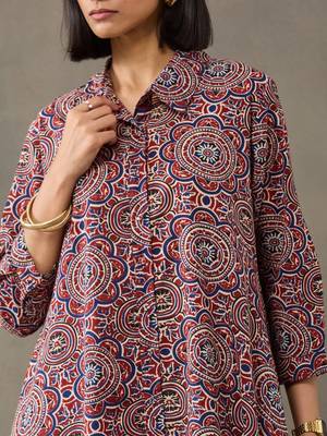 contemporary women floral printed regular cotton kurta with trousers 7