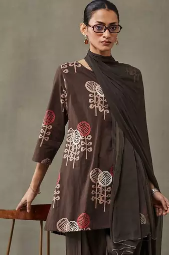 formal women floral printed regular cotton kurta with palazzos