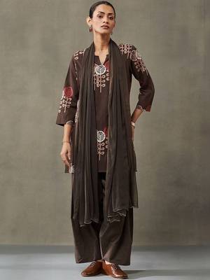 formal women floral printed regular cotton kurta with palazzos 6