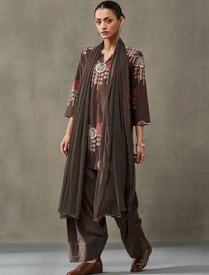 formal women floral printed regular cotton kurta with palazzos 7