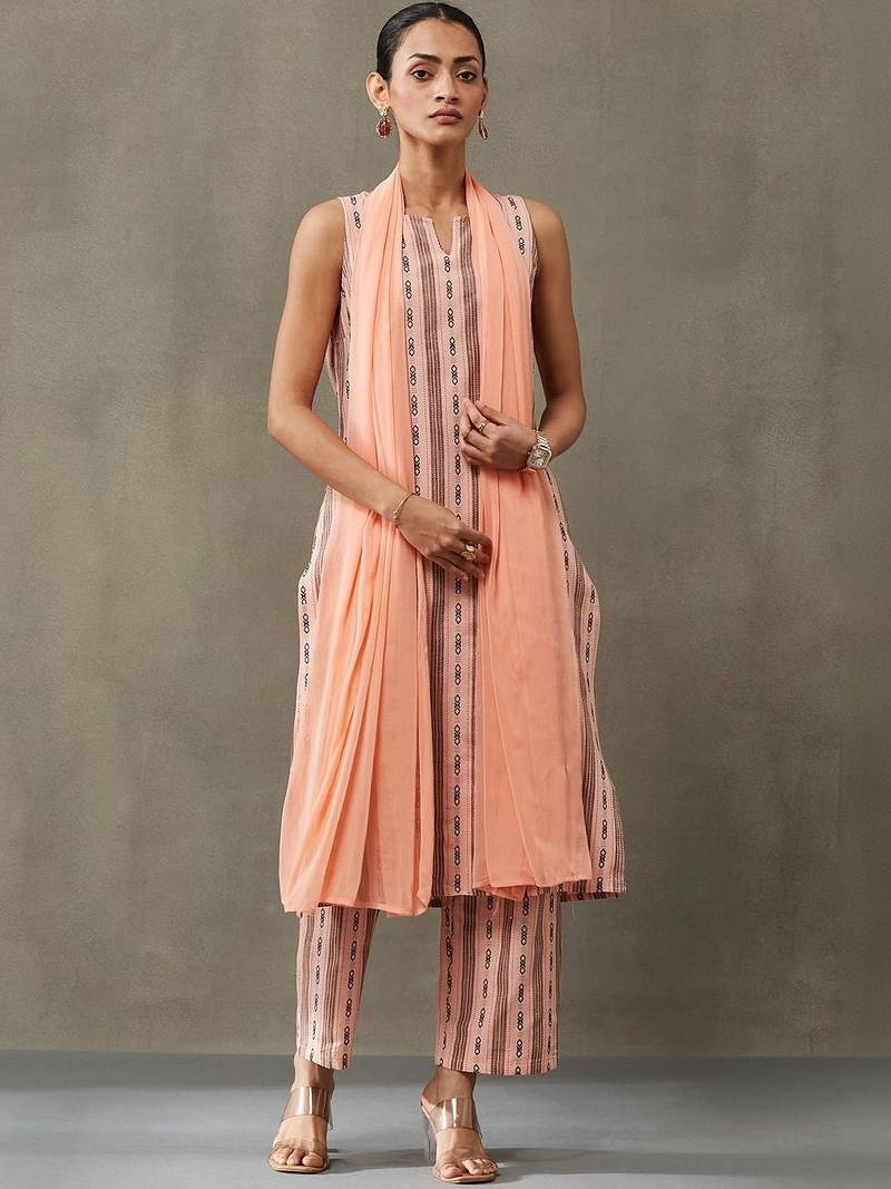 office women floral printed regular cotton kurta with trousers & with dupatta