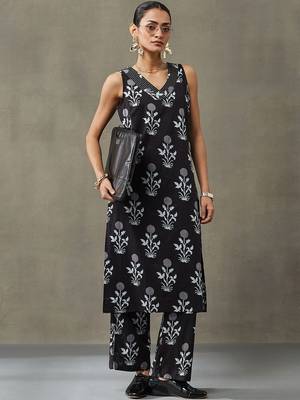 everyday women floral printed regular thread work cotton kurta with palazzos 1