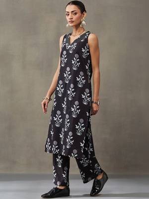 everyday women floral printed regular thread work cotton kurta with palazzos 7