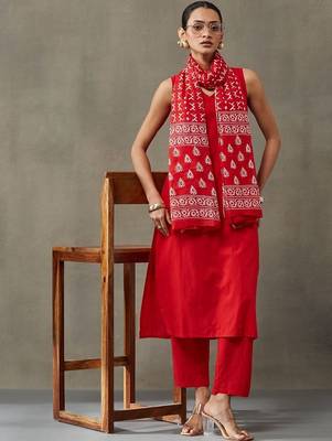 smart women layered cotton kurta with trousers & with dupatta 2