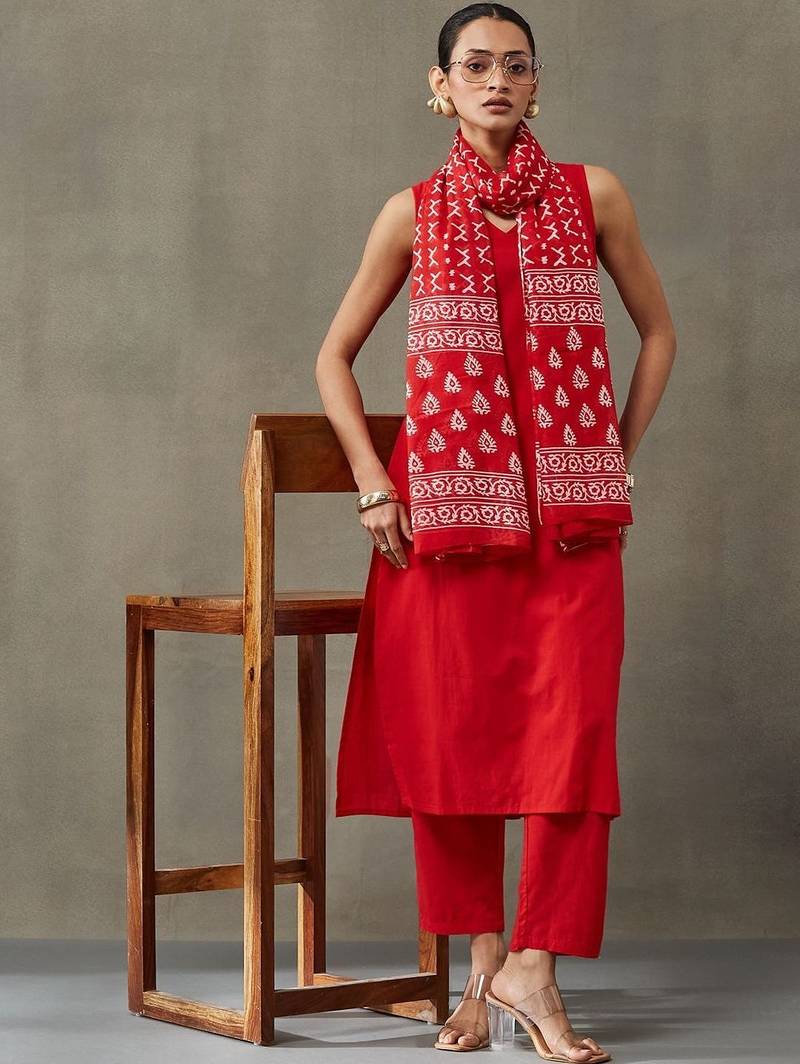 smart women layered cotton kurta with trousers & with dupatta