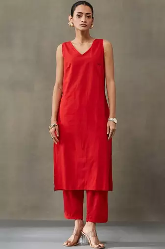 smart women layered cotton kurta with trousers & with dupatta