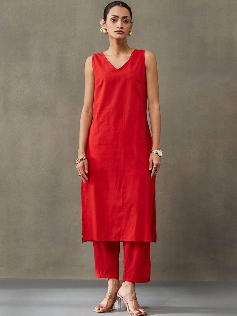 smart women layered cotton kurta with trousers & with dupatta