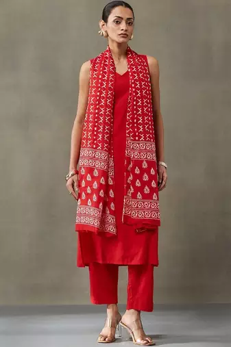 smart women layered cotton kurta with trousers & with dupatta