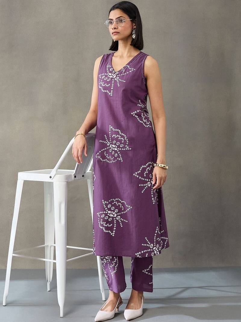 classic women floral printed regular thread work cotton kurta with trousers & with dupatta