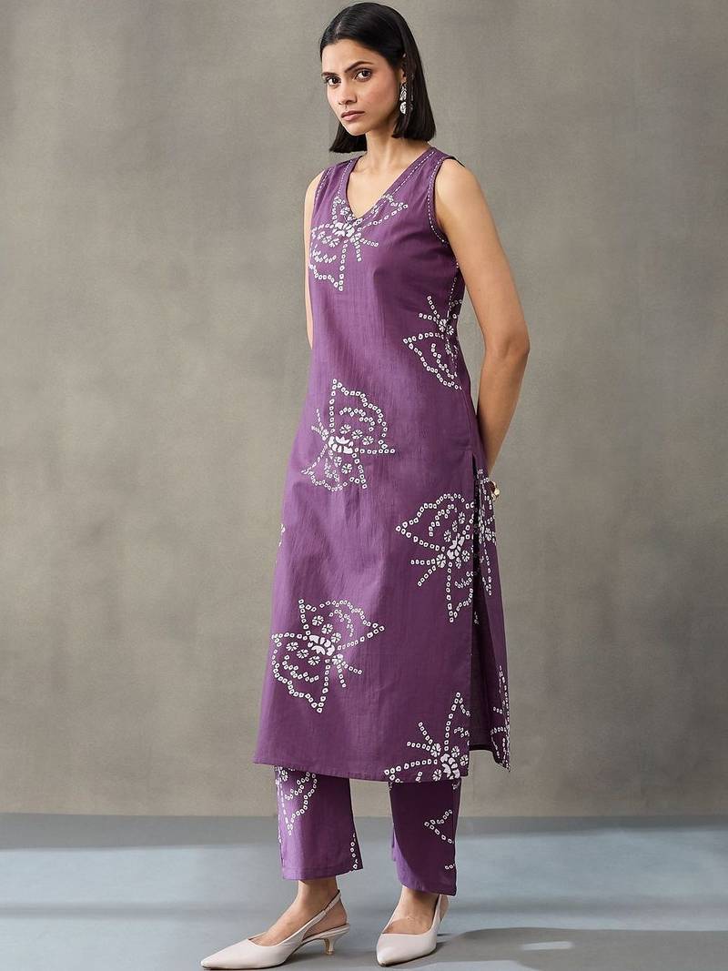 classic women floral printed regular thread work cotton kurta with trousers & with dupatta
