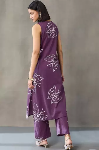 classic women floral printed regular thread work cotton kurta with trousers & with dupatta
