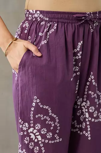 classic women floral printed regular thread work cotton kurta with trousers & with dupatta