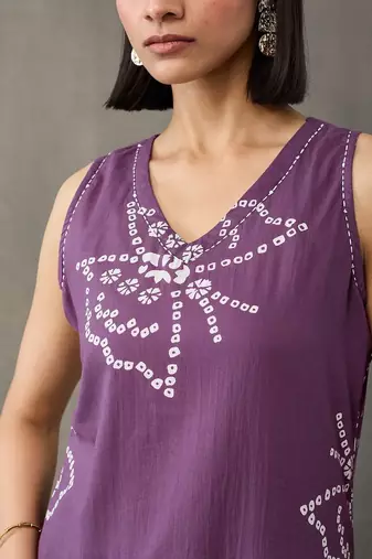 classic women floral printed regular thread work cotton kurta with trousers & with dupatta
