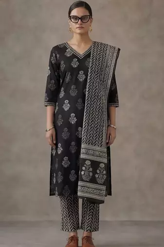 classic women floral embroidered regular beads and stones cotton kurta with trousers & with dupatta