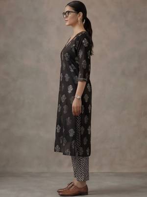 classic women floral embroidered regular beads and stones cotton kurta with trousers & with dupatta 3