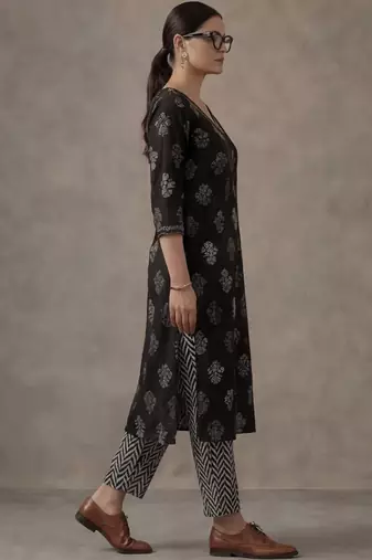classic women floral embroidered regular beads and stones cotton kurta with trousers & with dupatta