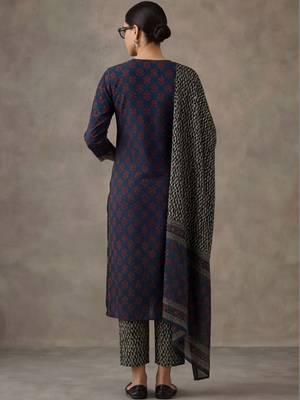 workwear women floral embroidered regular gotta patti cotton kurta with trousers & with dupatta 2