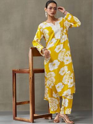 structured women floral printed regular gotta patti kurta with palazzos 2