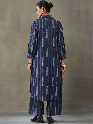 lightweight women floral printed regular cotton kurta with trousers 4