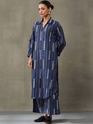 lightweight women floral printed regular cotton kurta with trousers 5
