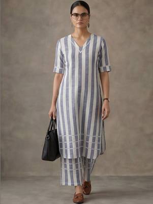 classic women printed regular kurta with palazzos 1