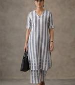 classic women printed regular kurta with palazzos
