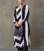 structured women printed regular gotta patti kurta with trousers