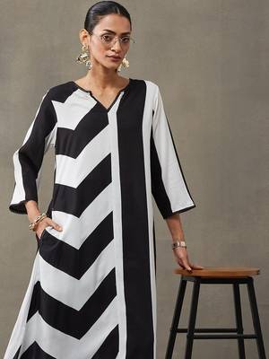 structured women printed regular gotta patti kurta with trousers 3