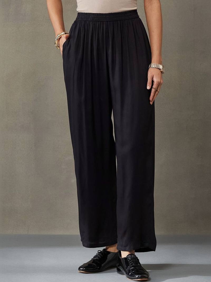 structured women printed regular gotta patti kurta with trousers