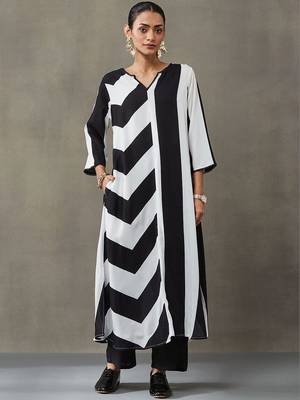 structured women printed regular gotta patti kurta with trousers 6