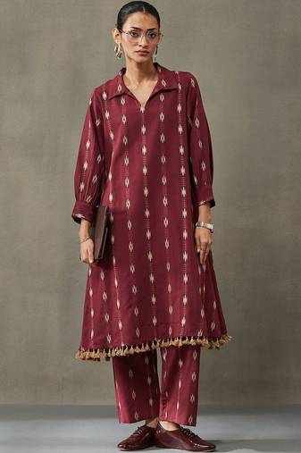 smart women floral printed regular cotton kurta with trousers