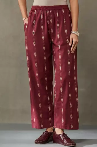 smart women floral printed regular cotton kurta with trousers