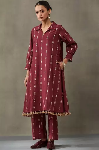 smart women floral printed regular cotton kurta with trousers