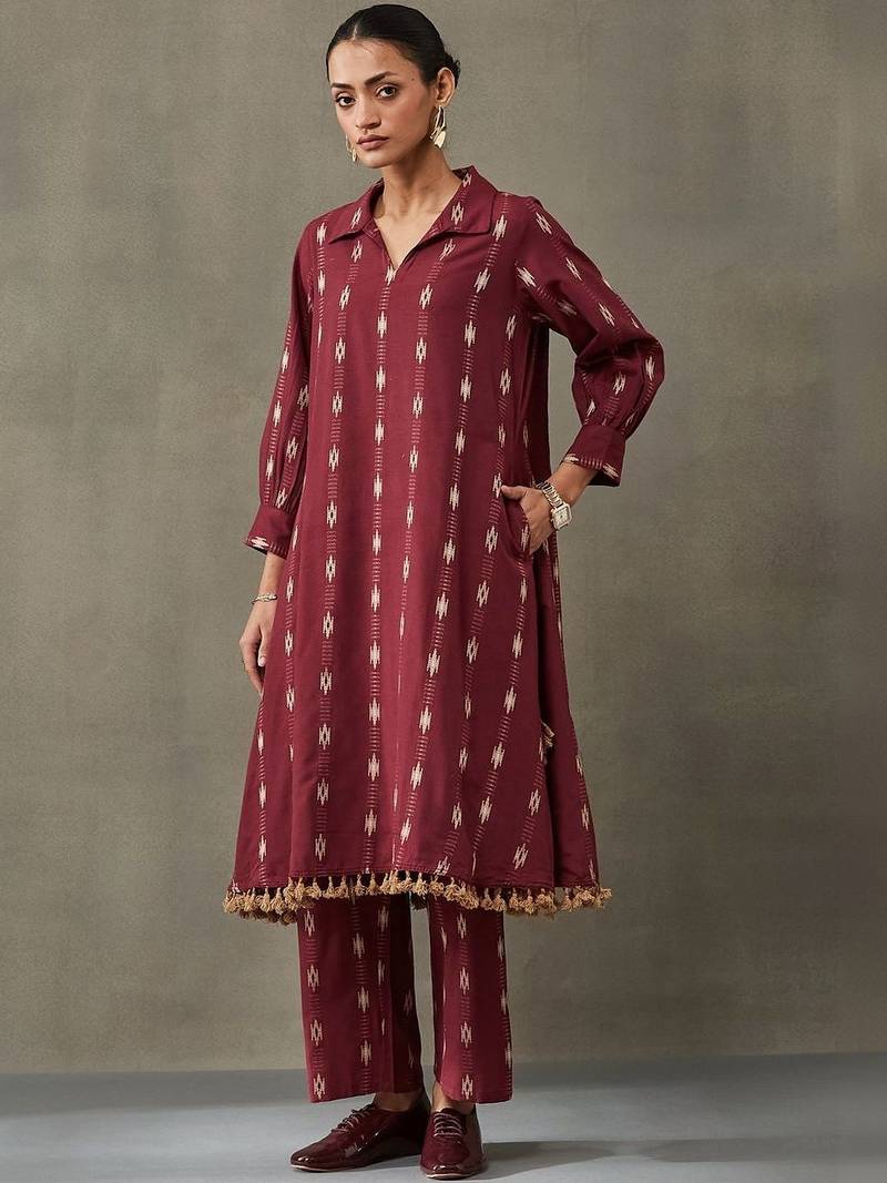 smart women floral printed regular cotton kurta with trousers