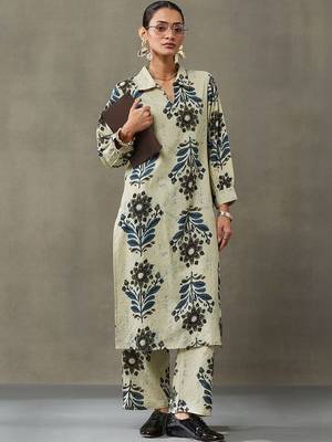 structured women floral embroidered regular thread work cotton kurta with trousers 1