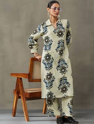structured women floral embroidered regular thread work cotton kurta with trousers 2