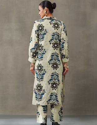 structured women floral embroidered regular thread work cotton kurta with trousers 5