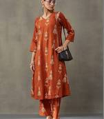 smart women ethnic motifs printed regular cotton kurta with trousers
