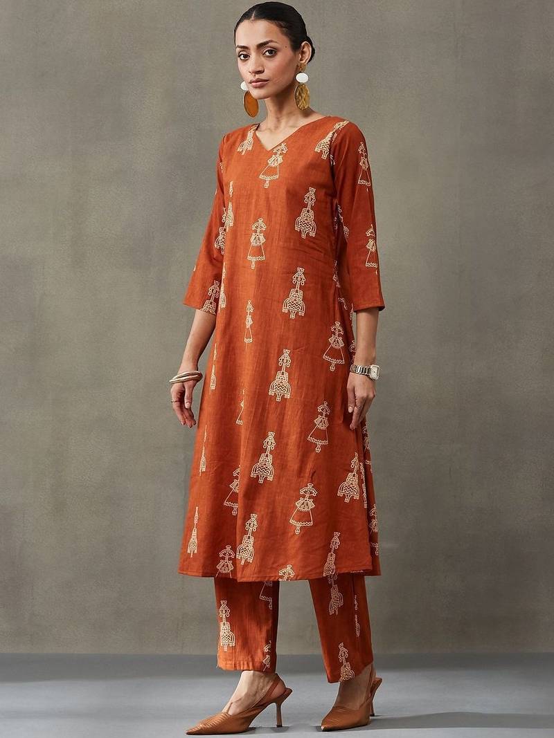 smart women ethnic motifs printed regular cotton kurta with trousers
