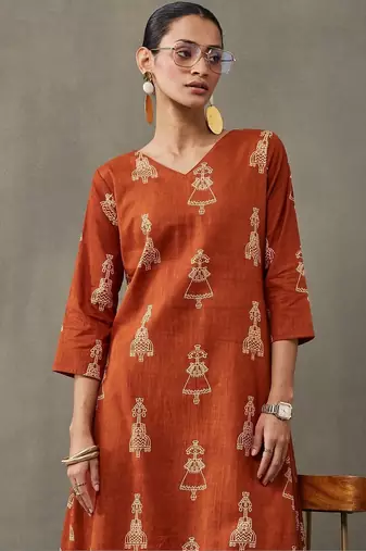 smart women ethnic motifs printed regular cotton kurta with trousers