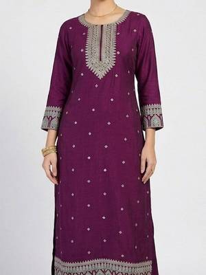 smart women ethnic motifs embroidered regular kurta with trousers & with dupatta 2
