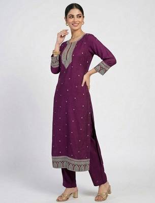 smart women ethnic motifs embroidered regular kurta with trousers & with dupatta 7