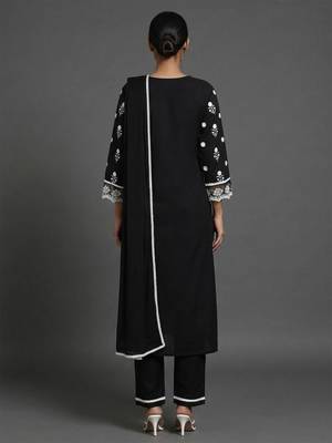 everyday workwear printed ethnic motifs kurta with trousers & with dupatta 4