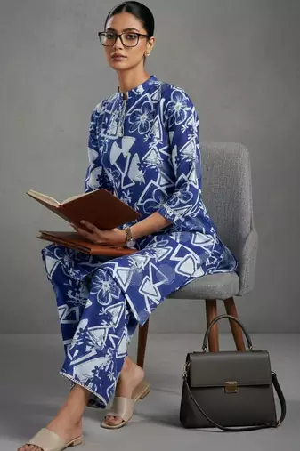 contemporary women floral printed regular kurta with trousers