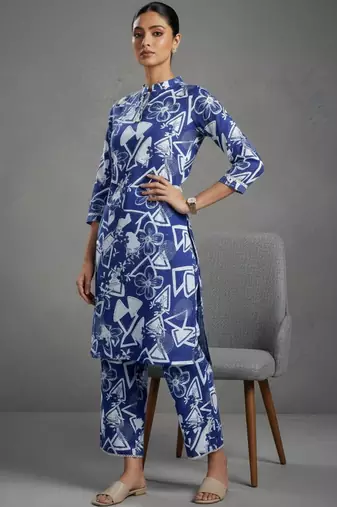 contemporary women floral printed regular kurta with trousers