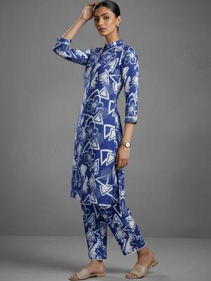 contemporary women floral printed regular kurta with trousers 5