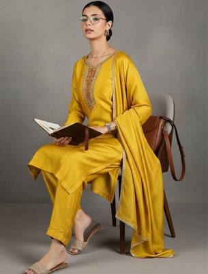 structured workwear women regular beads and stones kurta with trousers & with dupatta 1